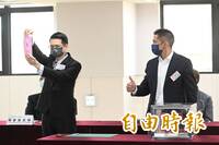 北市立委補選抽籤 吳怡農1號、王鴻薇2號