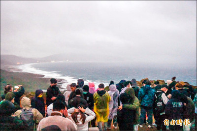 東屏未見曙光 民眾仍開心迎新年