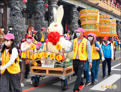 屏市玉皇宮遶境 獸神踩街吸睛