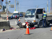 嘉義東石機車撞擊小貨車  2人命危送醫