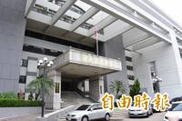 乘客未繫安全帶被開罰 車主靠「外套擋住」翻盤獲撤罰