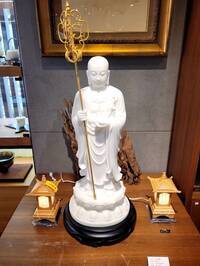 參觀佛陀紀念館偷走高價神像  受不了良心譴責丟包公車站