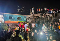 火車相撞！印度嚴重交通事故 至少207死、900傷