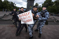 俄反對派領袖納瓦尼47歲生日 支持者上街示威紀念