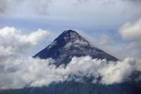 菲律賓馬永火山噴發撤離1.3萬人 擴大警戒範圍