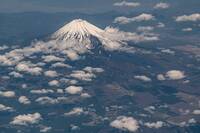 富士山7月開放登山客爆增 旅遊業籲控管人數
