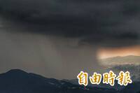 北市雨瀑驚人！ 15縣市發布豪、大雨特報