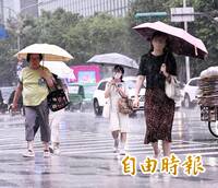 午後雨彈轟炸！ 16縣市大雨特報 3地慎防大雷雨
