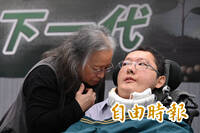 央視前記者來台嘲笑身障人士 黃帝穎怒轟：文明國家無法忍受