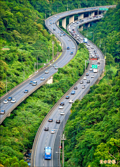 走春不想塞 避開國道10路段／預估國五清晨5點湧車潮 省道知名廟宇周邊車多