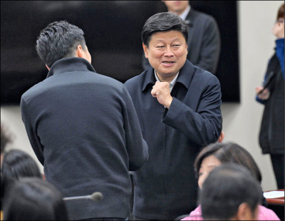 禮讓民眾黨提案 傅崐萁臨時撤案 黨內不滿矮人一截