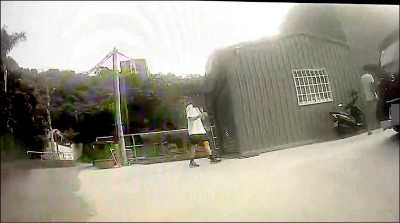 現身簽賭站 小隊長記大過調職