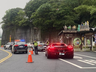 飆仔網路號召平溪106縣道競速 警提前佈崗開84張罰單