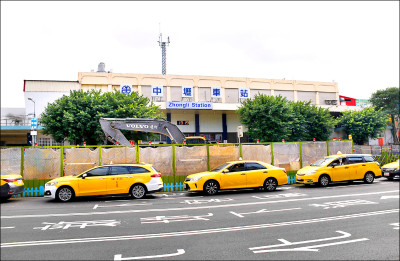 台鐵中壢車站熄燈 臨時站今啟用