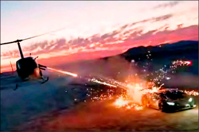 中英對照讀新聞》YouTuber charged for having a helicopter blast a Lamborghini with fireworks, authorities say當局稱，YouTuber因用直升機向藍寶堅尼發射煙火而遭控告