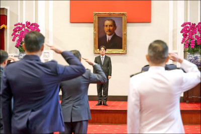 8將官晉任授階 總統：盼成國軍典範