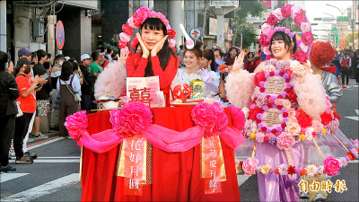 林百貨府城摩登大遊行 「辦桌」穿上身