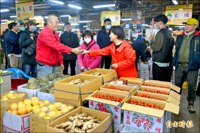 台中春節蔬果、魚貨海鮮供銷 價穩量足