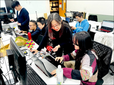 AI、人際關係通識課 選修搶破頭