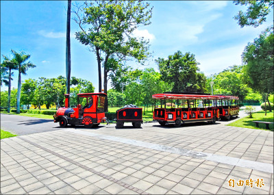 《台南》水道博物館遊園車 行前檢核保安全