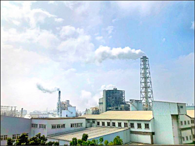環境部明年開始收碳費 二氧化碳不再列入空污物