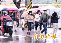 中南部白天續防雨彈！水氣可望「這時」減弱