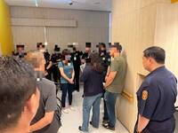 黑衣人突襲高雄博田醫院 警方漏夜追查逮16「假保全」