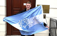 20歲佔地建國！內閣、護照通通有 還擁公民數百人