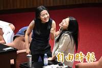 漏網鏡頭》打詐專案報告進行中 徐巧芯台下笑鬧1分鐘快閃