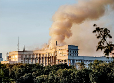 俄夜襲烏 基輔內閣大樓首遭攻擊