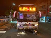 機車雙載與國光客運相撞！聯合大學2生雙雙傷重不治