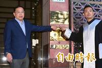 黃國昌爆養狗仔集團 王義川告發7人涉國安法重罪