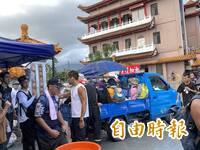 光復降雨！ 大車、重機、越野車化身蜂群 助志工安全撤離