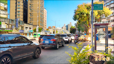 公館新路型2週了 上班還是「紅通通」