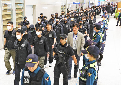 涉柬國詐騙 南韓包機押返64公民 涉柬國詐騙 南韓包機押返64公民