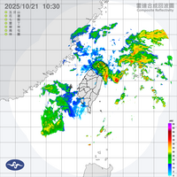 97W性質接近熱帶氣旋！ 鄭明典：可能再引發一波共伴雨勢