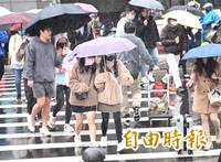 北台持續濕涼明雨勢更大 週四水氣減少有望大回溫
