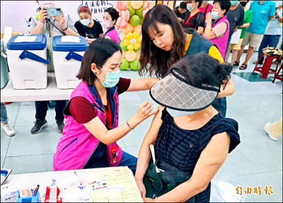 南市賣場 設流感、新冠疫苗接種站 南市賣場 設流感、新冠疫苗接種站