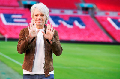 中英對照讀新聞》Jon Bon Jovi ’grateful and humble’ to tour again after vocal cord surgery聲帶手術後再次巡演 邦喬飛感到「感激與謙卑」