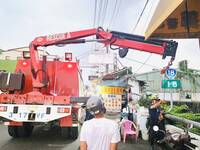 誤將斷枝當「斷肢」！警消大陣仗搜查 交通打結民眾直呼「莊孝維」