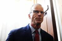 美政府結束關門重大突破！ 參院60-40驚險過關 8民主黨員倒戈