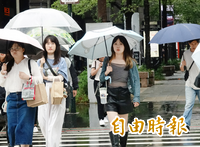 鳳凰颱風+東北季風襲台！11/11停班課一次看  12縣市宣布了