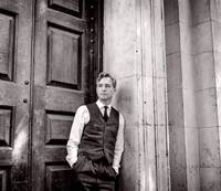 優雅帥照+正體中文！IPAC創辦人首篇脆文爆紅 預告「很快訪台」