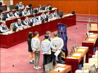 北市「AI公車站長」設備 被指太陽春