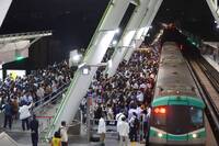 高雄四大場館昨同步開唱 高捷近35萬人次創今年最高