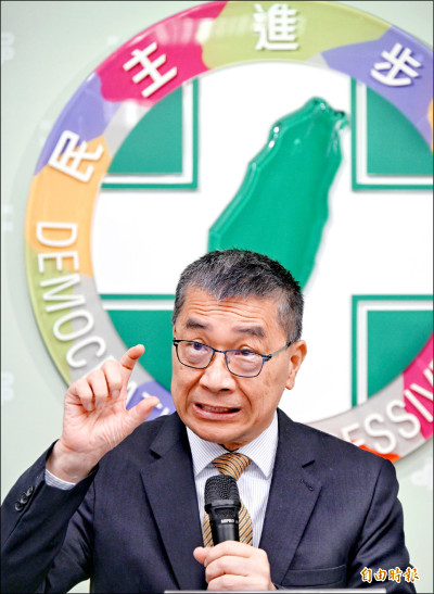 批棄國防「附和統一、把台灣送中國」》徐國勇嗆藍：上完廁所才買衛生紙？