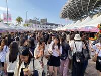 廣播也沒用！AAA大量脫序粉絲遭韓國主辦勸阻 網怒：丟臉