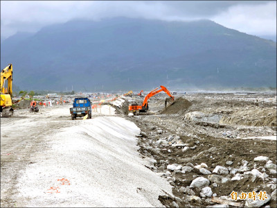 返花蓮災區 季連成︰公地優先承租給災民耕作