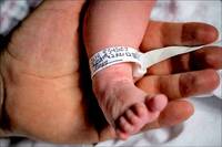 10月大女嬰死後血髮驗出多種毒品  和長期陪母酒店上班吸毒煙有關