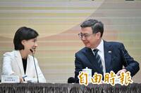 農曆年前交棒鄭麗君改組戰鬥內閣？卓榮泰笑回這句話